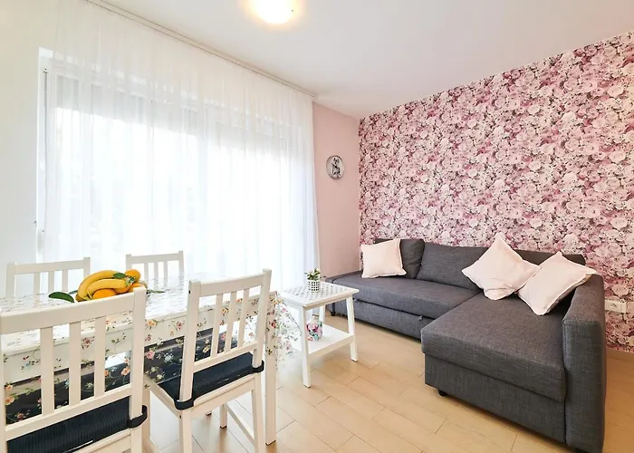Apartments Nina